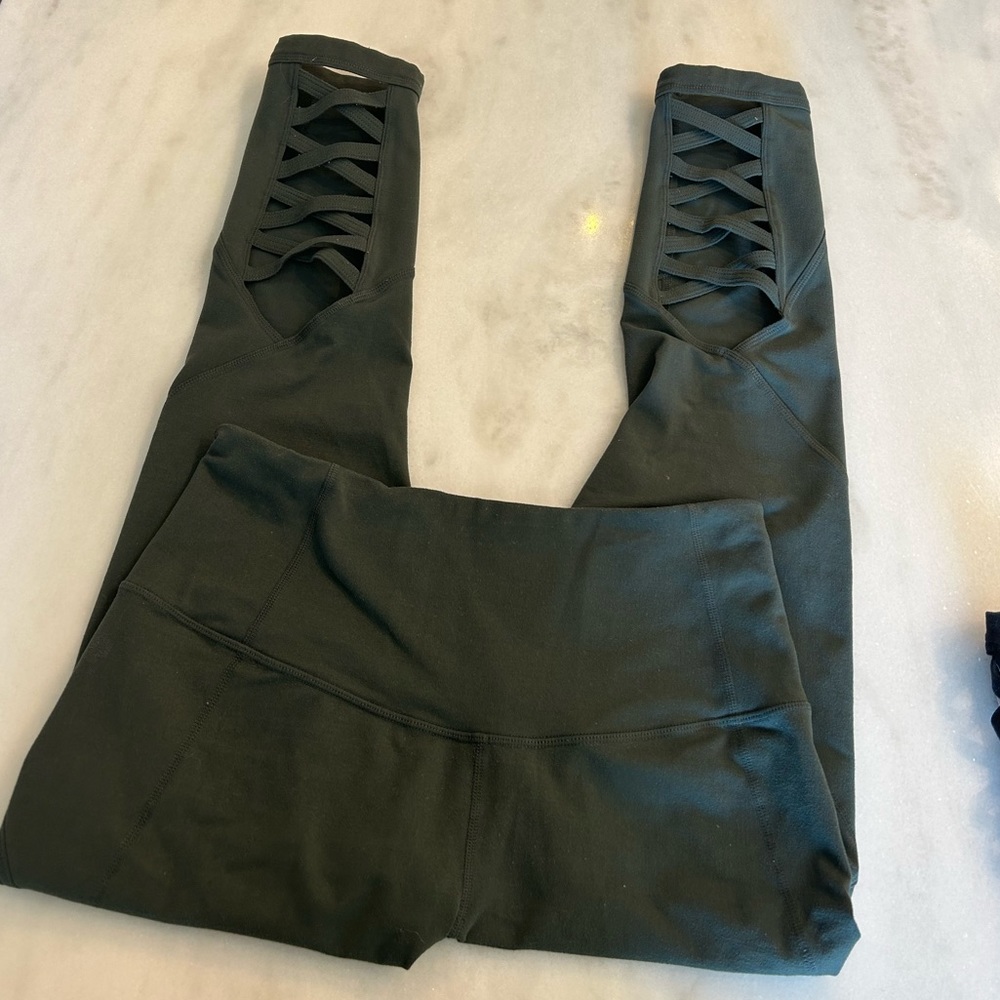 Zella High Rise 23” Crop Legging Size Medium Urban Gray/Green with Ankle Detail